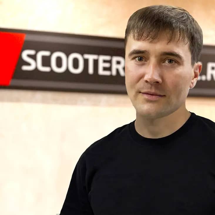 Артур — менеджер отдела продаж